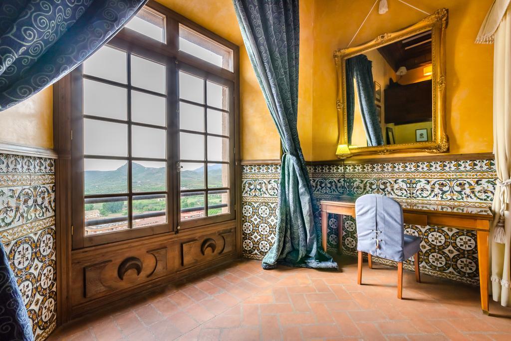 Hospederia Palacio Papa Luna Ильюэка Экстерьер фото